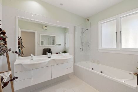 Photo of property in 9 Westburn Terrace, Burnside, Christchurch, 8041