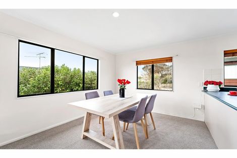 Photo of property in 2/5 Anne Road, Hillcrest, Auckland, 0627