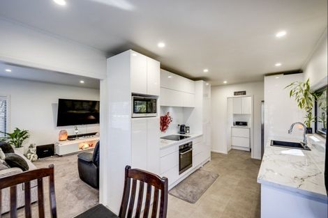 Photo of property in 76 Clarence Cox Crescent, Pirimai, Napier, 4112