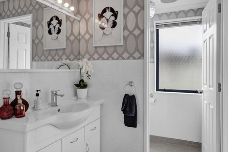 Photo of property in 12 Fantham Street, Hawera, 4610