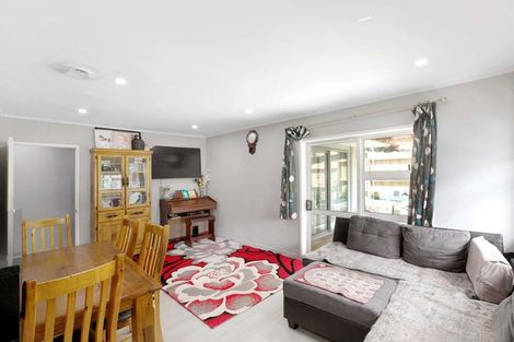 Photo of property in 2/55 Ennis Avenue, Pakuranga Heights, Auckland, 2010