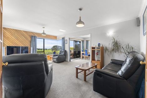 Photo of property in 9 Chatswood Grove, Fitzroy, New Plymouth, 4312