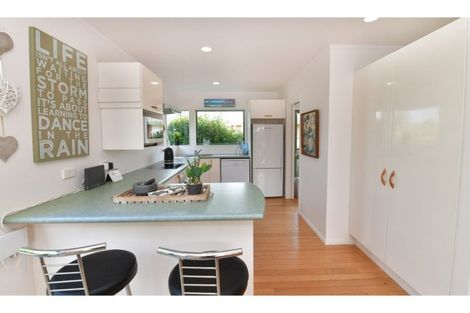 Photo of property in 2/10 Ross Crescent, Orewa, 0931