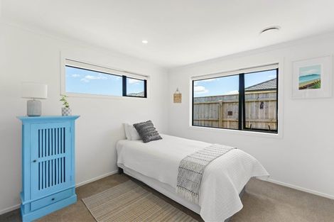 Photo of property in 5 Morepork Drive, Waikanae, 5036