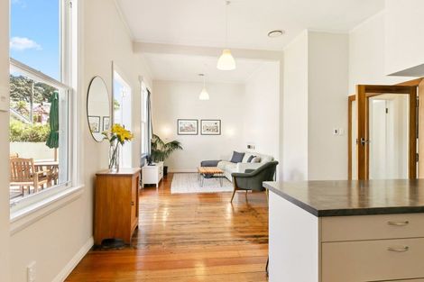 Photo of property in 54 Kilbirnie Crescent, Kilbirnie, Wellington, 6022