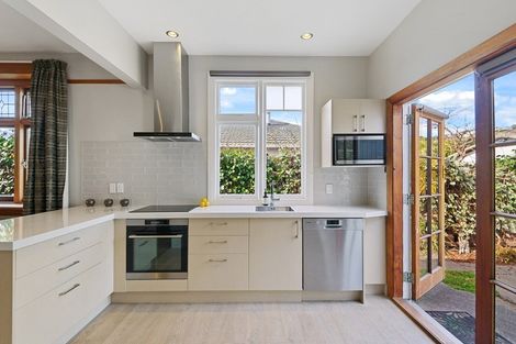 Photo of property in 36 Corson Avenue, Beckenham, Christchurch, 8023