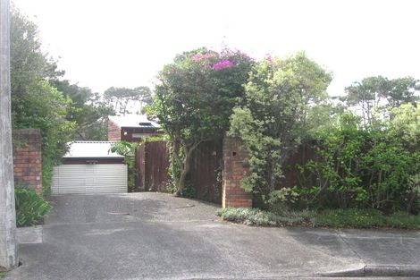 Photo of property in 30 Blundell Place, Chatswood, Auckland, 0626