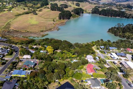 Photo of property in 20 East Street, Raglan, 3225