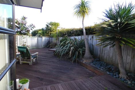 Photo of property in 2/15 Bass Street, West Harbour, Auckland, 0618