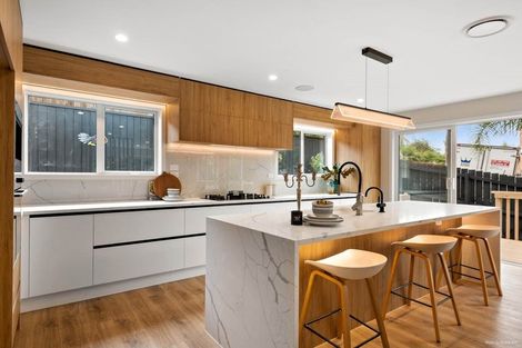 Photo of property in 1/58 Matipo Road, Mairangi Bay, Auckland, 0630