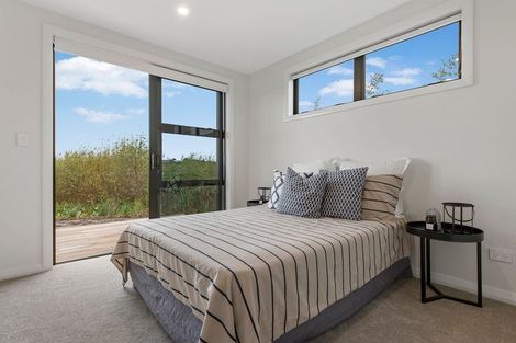 Photo of property in 1 Blenheim Place, Judea, 3110