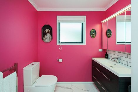 Photo of property in 10 Kereru Street, Marton, 4710