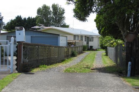 Photo of property in 2/31 Tarata Crescent, Mangere Bridge, Auckland, 2022