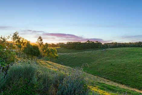 Photo of property in 32 Arthur Road, Paraite, New Plymouth, 4373