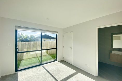 Photo of property in 26a Holland Avenue, Point England, Auckland, 1072