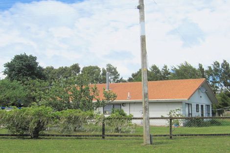 Photo of property in 76 Banks Street, Tolaga Bay, 4077