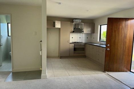 Photo of property in 35 Ballymore Drive, Pinehill, Auckland, 0632