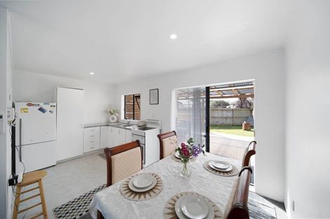 Photo of property in 10 Horlicks Place, Randwick Park, Auckland, 2105