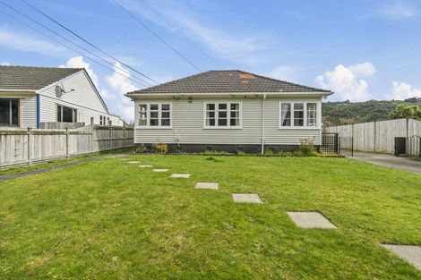 Photo of property in 3 Sellers Grove, Taita, Lower Hutt, 5011