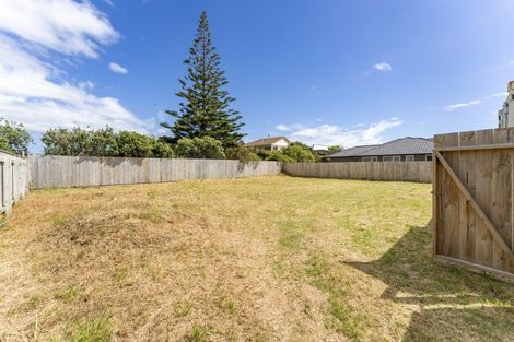 Photo of property in 47 Seagrass Place, Otaki Beach, Otaki, 5512