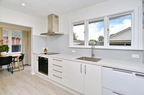 Photo of property in 2/21 Dunedin Street, Redwood, Christchurch, 8051