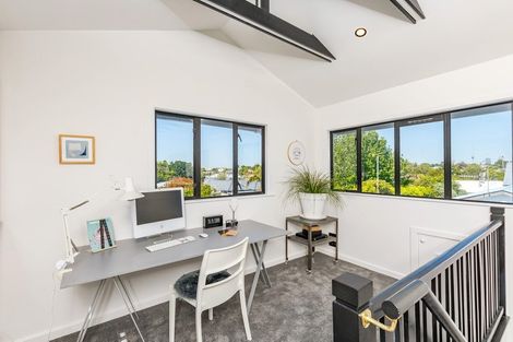 Photo of property in 15a Ascot Avenue, Narrow Neck, Auckland, 0624