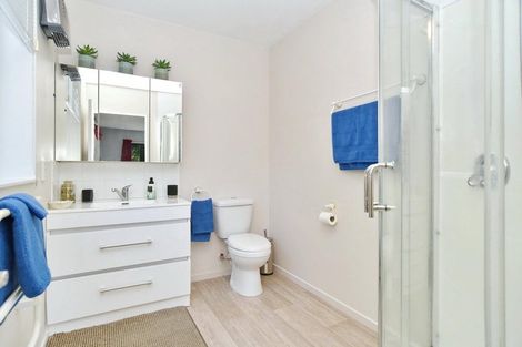 Photo of property in 21 Thornwood Place, Redwood, Christchurch, 8051