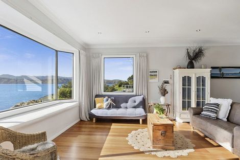 Photo of property in 493 Karaka Bay Road, Karaka Bays, Wellington, 6022