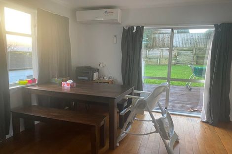 Photo of property in 27 Mexted Terrace, Tawa, Wellington, 5028