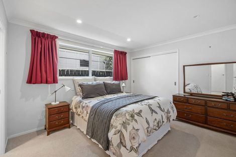 Photo of property in 48 Wallace Place, Westown, New Plymouth, 4310