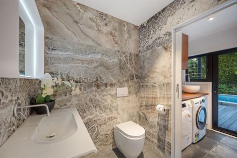 Photo of property in 9 Quebec Road, Milford, Auckland, 0620