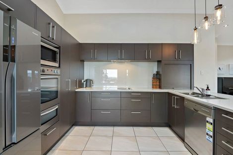 Photo of property in 66a Bradbury Road, Botany Downs, Auckland, 2010