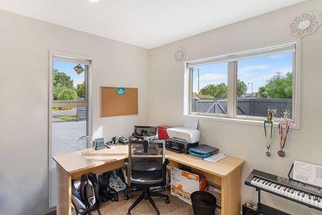 Photo of property in 15 Little Oaks Drive, Yaldhurst, Christchurch, 8042