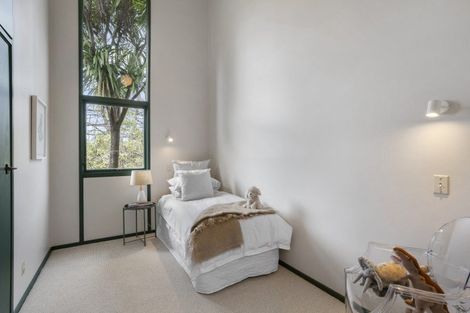 Photo of property in 52 Queenstown Road, Onehunga, Auckland, 1061