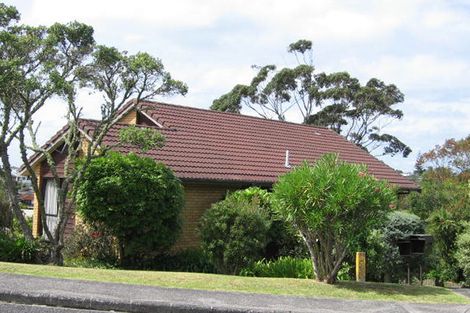 Photo of property in 2/8 Cloverly Crescent, Campbells Bay, Auckland, 0630