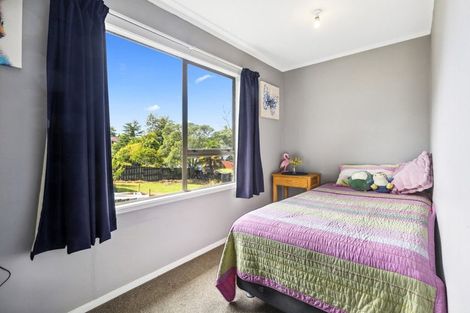 Photo of property in 17 Jenanne Place, Totara Vale, Auckland, 0629