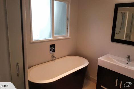 Photo of property in 22 Rosecamp Road, Beach Haven, Auckland, 0626