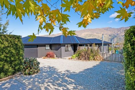 Photo of property in 19 Matipo Street, Wanaka, 9305