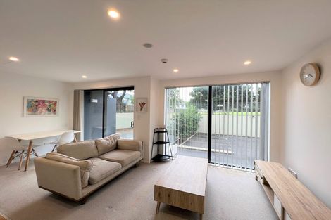 Photo of property in 8 Thompson Park Road, Mount Wellington, Auckland, 1060