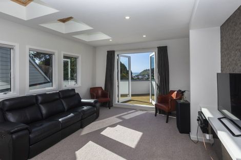 Photo of property in 2 Challenger Lane, Redcliffs, Christchurch, 8081