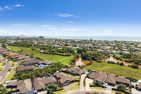 Photo of property in 14 Carrington Drive, Papamoa Beach, Papamoa, 3118