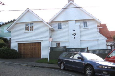 Photo of property in 18 Grove Road, Kelburn, Wellington, 6012