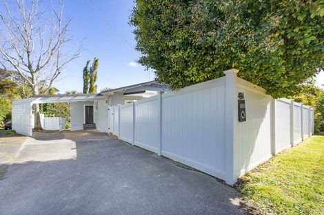 Photo of property in 1/49 Konini Road, Titirangi, Auckland, 0604