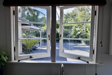 Photo of property in 2/25 Wolsley Avenue, Milford, Auckland, 0620