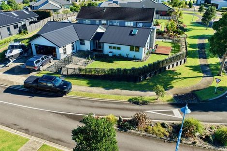 Photo of property in 2 Roseberry Place, Whitianga, 3510