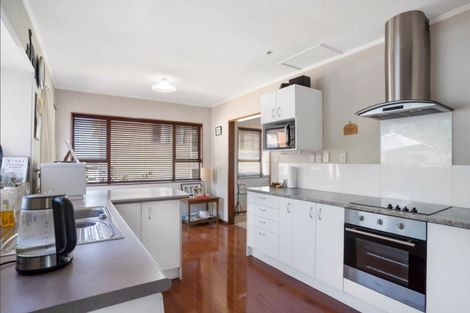 Photo of property in 33 Marriott Road, Pakuranga, Auckland, 2010