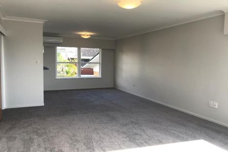 Photo of property in 2/45 East Coast Road, Milford, Auckland, 0620