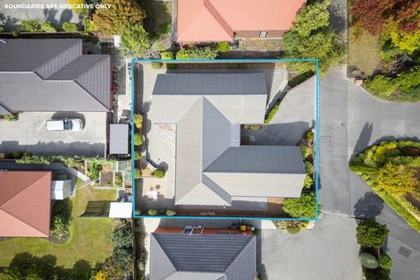 Photo of property in 2/8 Cricklewood Place, Avonhead, Christchurch, 8042