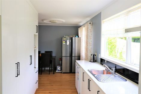 Photo of property in 35 Woodglen Road, Glen Eden, Auckland, 0602