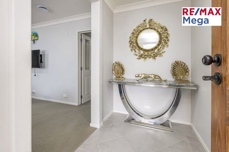 Photo of property in 10 Terrasini Drive, Flat Bush, Auckland, 2019